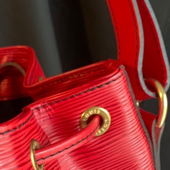 EUC Louis Vuitton Noe Red Bucket Shoulder Bag - Picture 3 of 12
